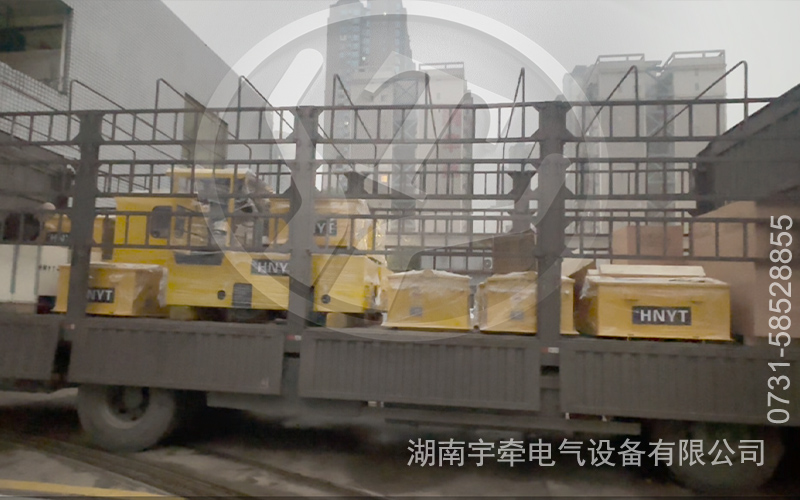 2.5噸及3噸蓄電池電機(jī)車出口海外 3.jpg